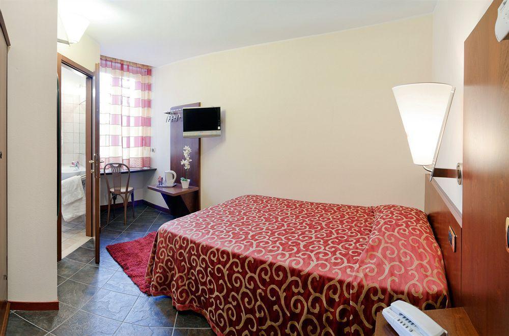 Antico Albergo Madonna 레냐노 외부 사진