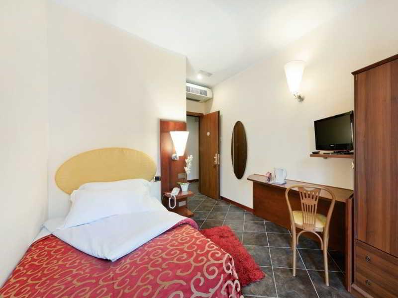 Antico Albergo Madonna 레냐노 외부 사진