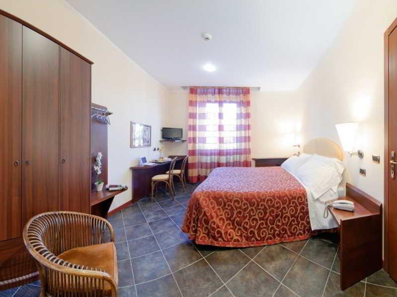 Antico Albergo Madonna 레냐노 외부 사진