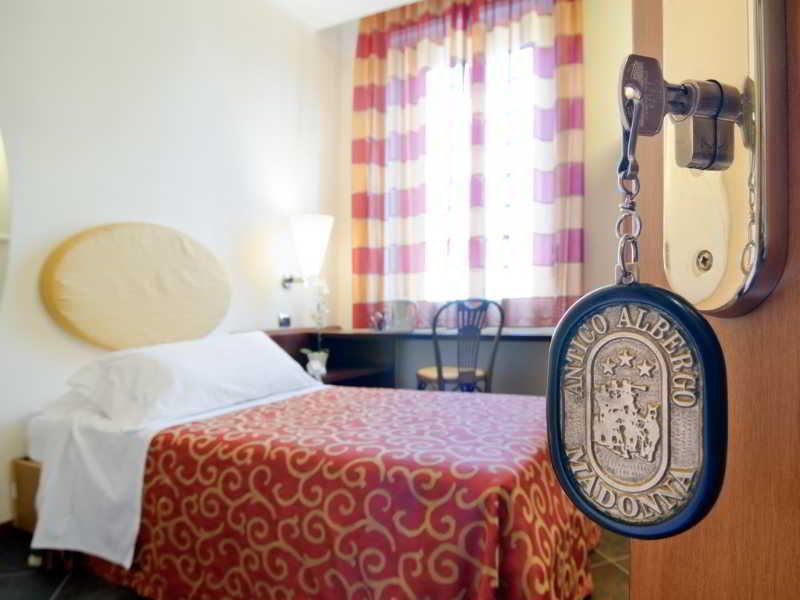 Antico Albergo Madonna 레냐노 외부 사진