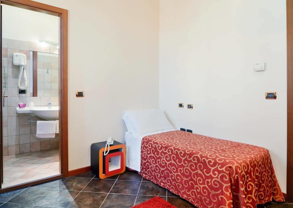 Antico Albergo Madonna 레냐노 외부 사진