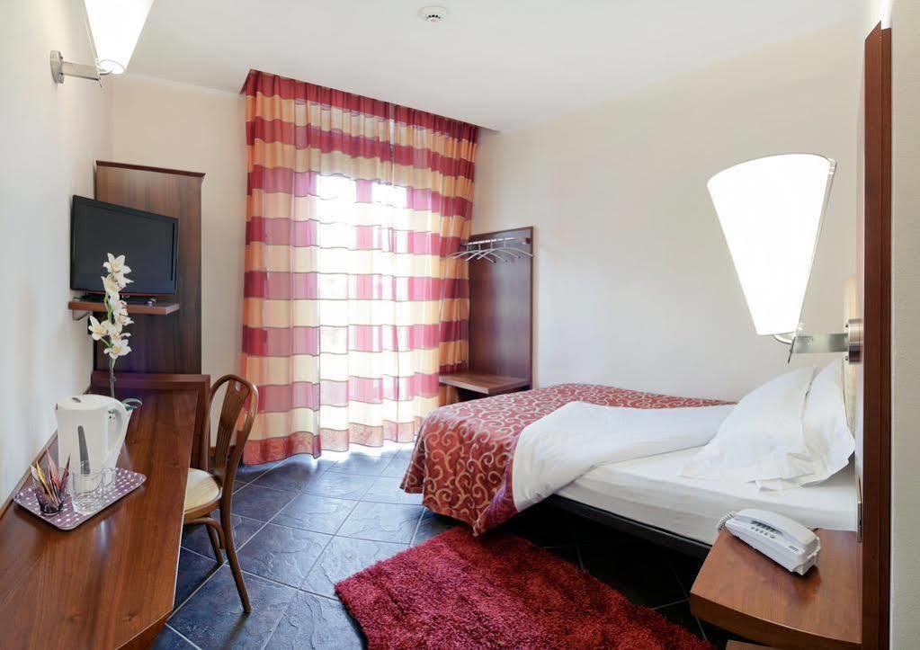 Antico Albergo Madonna 레냐노 외부 사진
