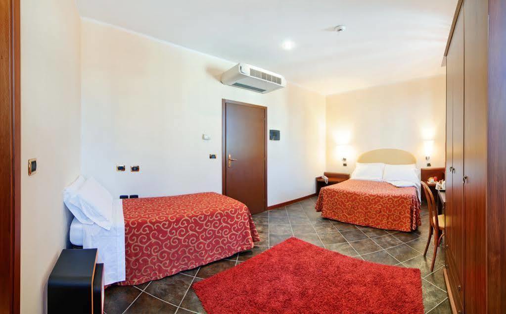 Antico Albergo Madonna 레냐노 외부 사진